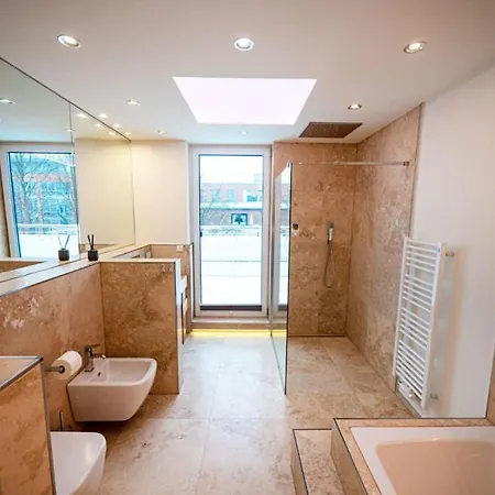 Have-a-nice-stay - Penthouse I Innenstadt I Wenige Minuten Zum Bahnhof I Riesige Dachterrasse