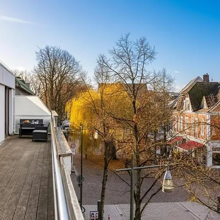 Have-a-nice-stay - Penthouse I Innenstadt I Wenige Minuten Zum Bahnhof I Riesige Dachterrasse Apartman Ahrensburg